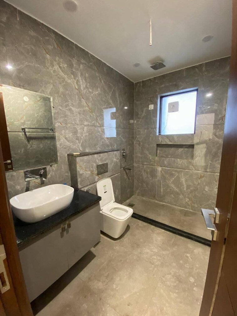 Bathroom, saket 3 Bedroom 1500 Sq.Ft. Apartment In Saket Delhi 9675408