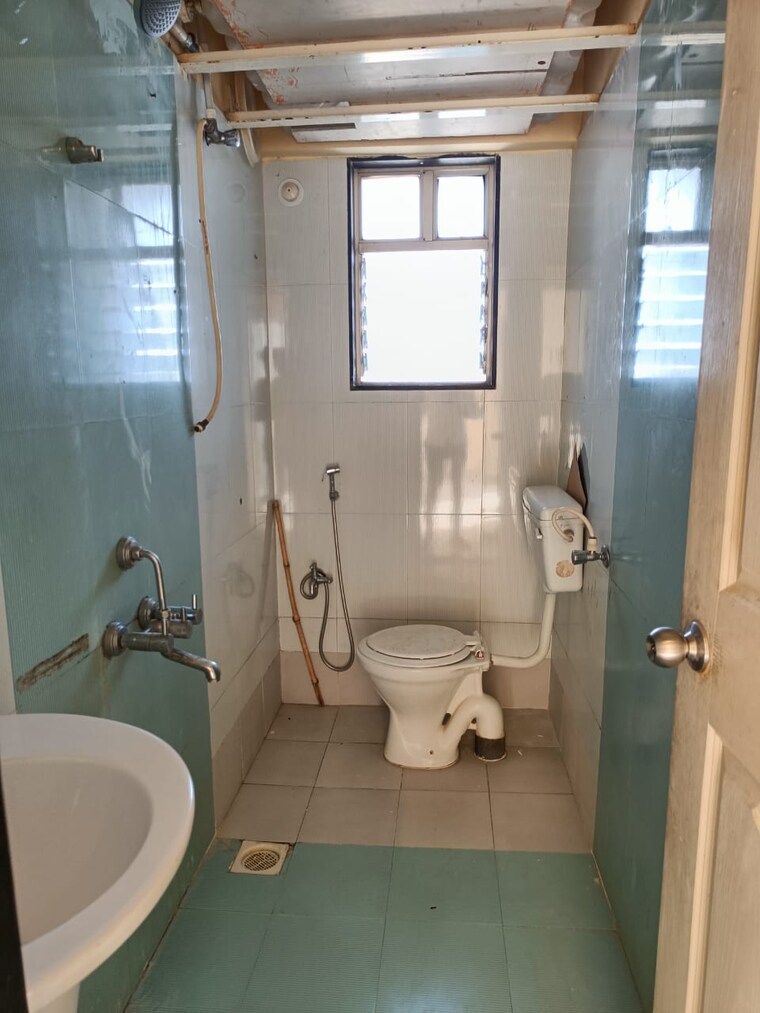 Bathroom, bhujbal-township 2 Bedroom 1050 Sq.Ft. Apartment In Kothrud Pune 9675413