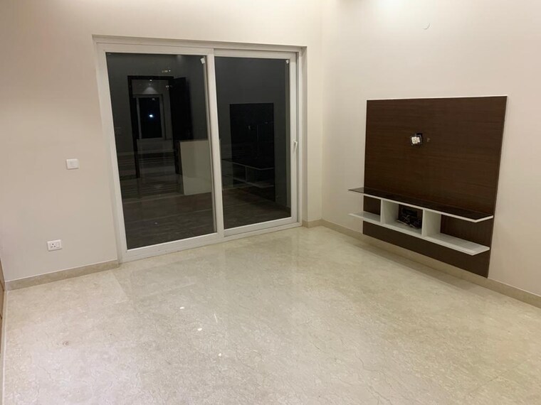 Room, emaar-imperial-gardens 3 Bedroom 2025 Sq.Ft. Apartment In Sector 102 Gurgaon 9675468