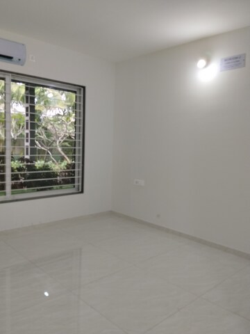 Room in 3 BHK Apartment at Rucha Stature, Dhayari – for Rent