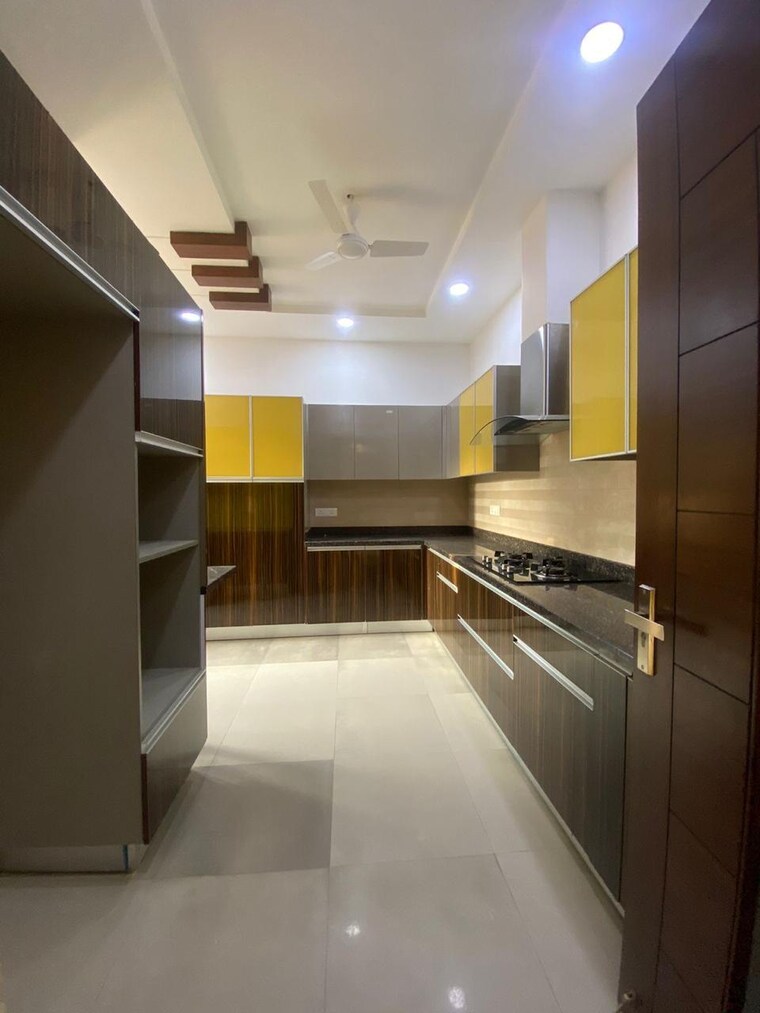 Kitchen, emaar-imperial-gardens 3 Bedroom 2025 Sq.Ft. Apartment In Sector 102 Gurgaon 9675468