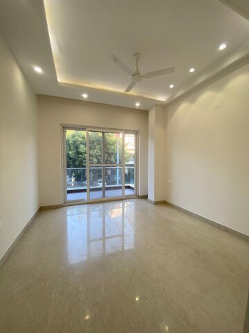 Room in 3 BHK Apartment at Emaar Imperial Gardens, Sector 102 – for Rent