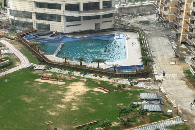 Swimming Pool, migsun-twinz 3 Bedroom 1250 Sq.Ft. Apartment In Eta Ii Greater Noida Greater Noida 9675395