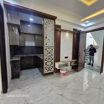 Parking in 2 BHK Builder Floor at Sector 16c Greater Noida – for Sale