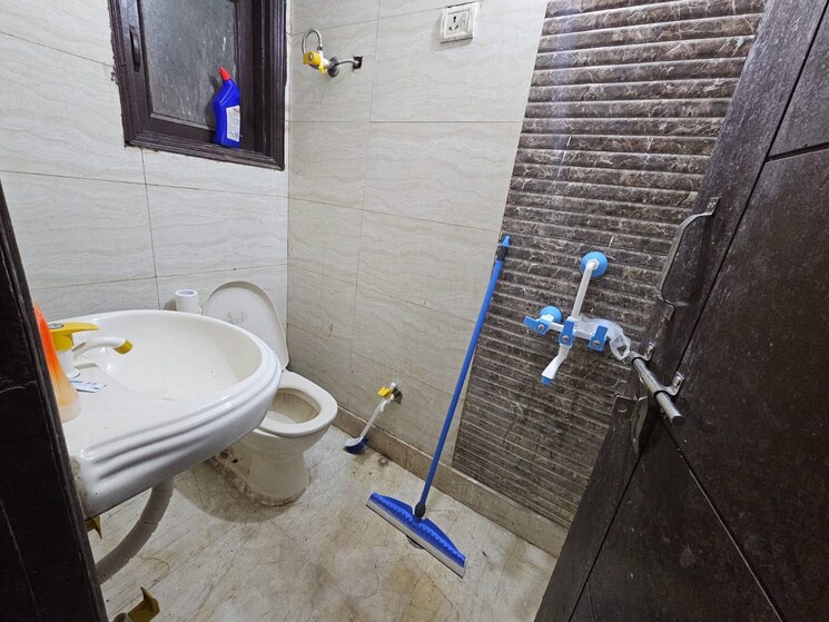 Bathroom, saket 2 Bedroom 1200 Sq.Ft. Apartment In Saket Delhi 9675540