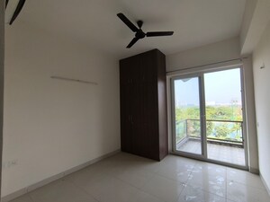 Room in 3 BHK Villa at BPTP Amstoria, Sector 102 – for Rent