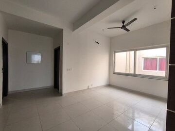 Room in 3 BHK Villa at BPTP Amstoria, Sector 102 – for Rent