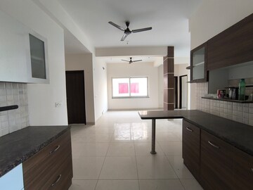 Kitchen in 3 BHK Villa at BPTP Amstoria, Sector 102 – for Rent