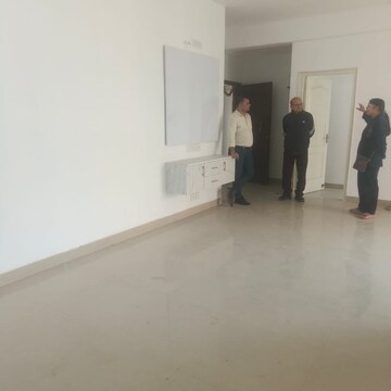 Room in 3 BHK Apartment at Tashee Capital Gateway, New Palam Vihar Phase 3 – for Rent