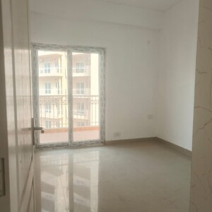 Room in 3 BHK Apartment at Tashee Capital Gateway, New Palam Vihar Phase 3 – for Rent