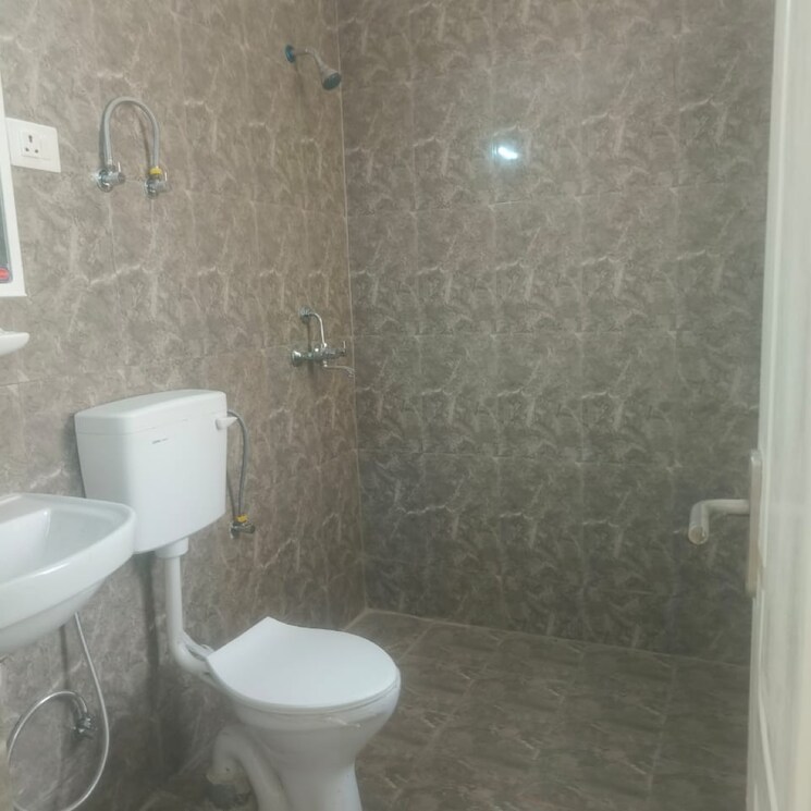 Bathroom, tashee-capital-gateway 3 Bedroom 2295 Sq.Ft. Apartment In New Palam Vihar Phase 3 Gurgaon 9675585