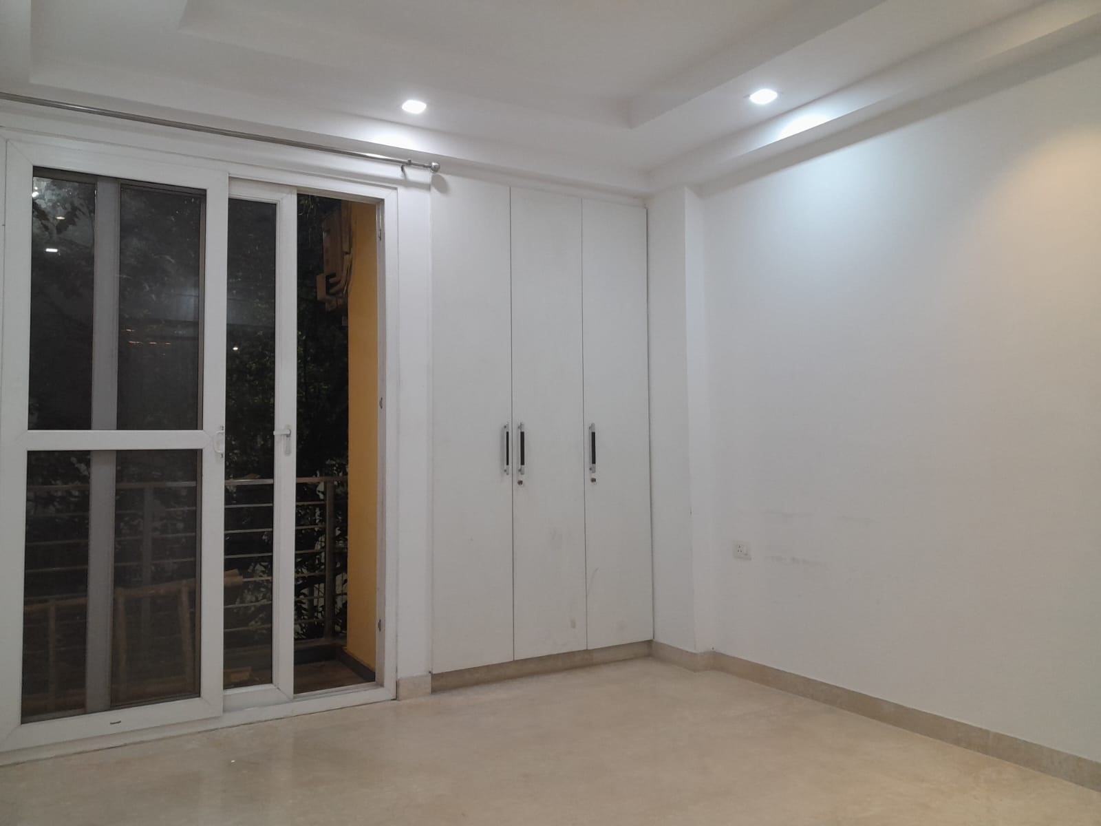 3 BHK + Servant Room Builder Floor For Rent in R Block
