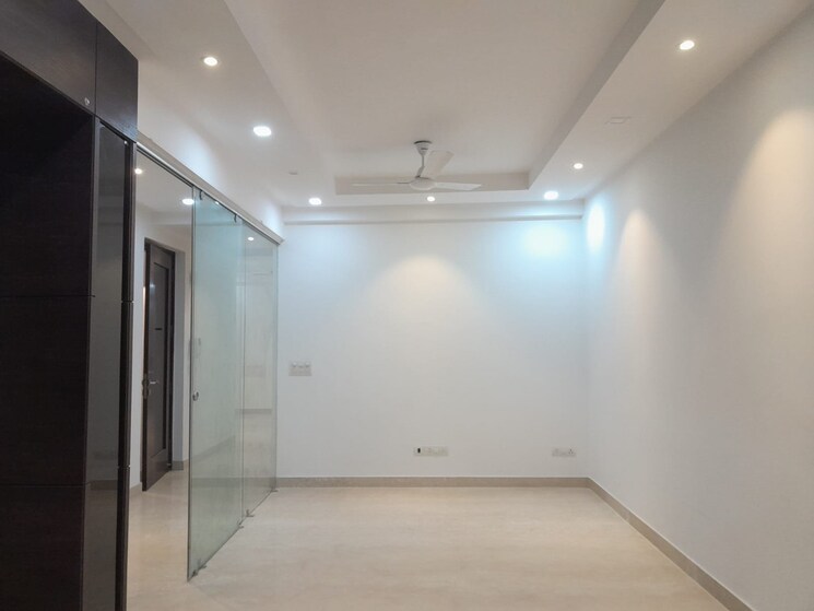 Room, greater kailash i 3 Bedroom 1800 Sq.Ft. Builder Floor In Greater Kailash I Delhi 9675567