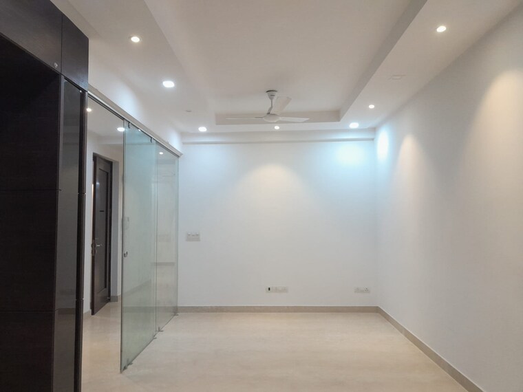 Room, greater kailash i 3 Bedroom 1800 Sq.Ft. Builder Floor In Greater Kailash I Delhi 9675567