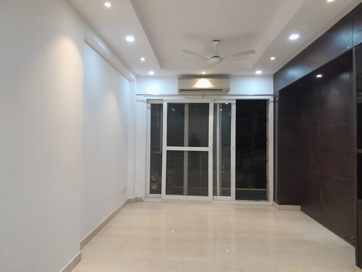 Room, greater kailash i 3 Bedroom 1800 Sq.Ft. Builder Floor In Greater Kailash I Delhi 9675567