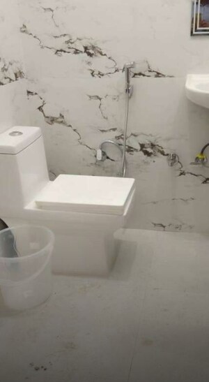 Bathroom in 2 BHK Apartment at Gomti Nagar – for Rent