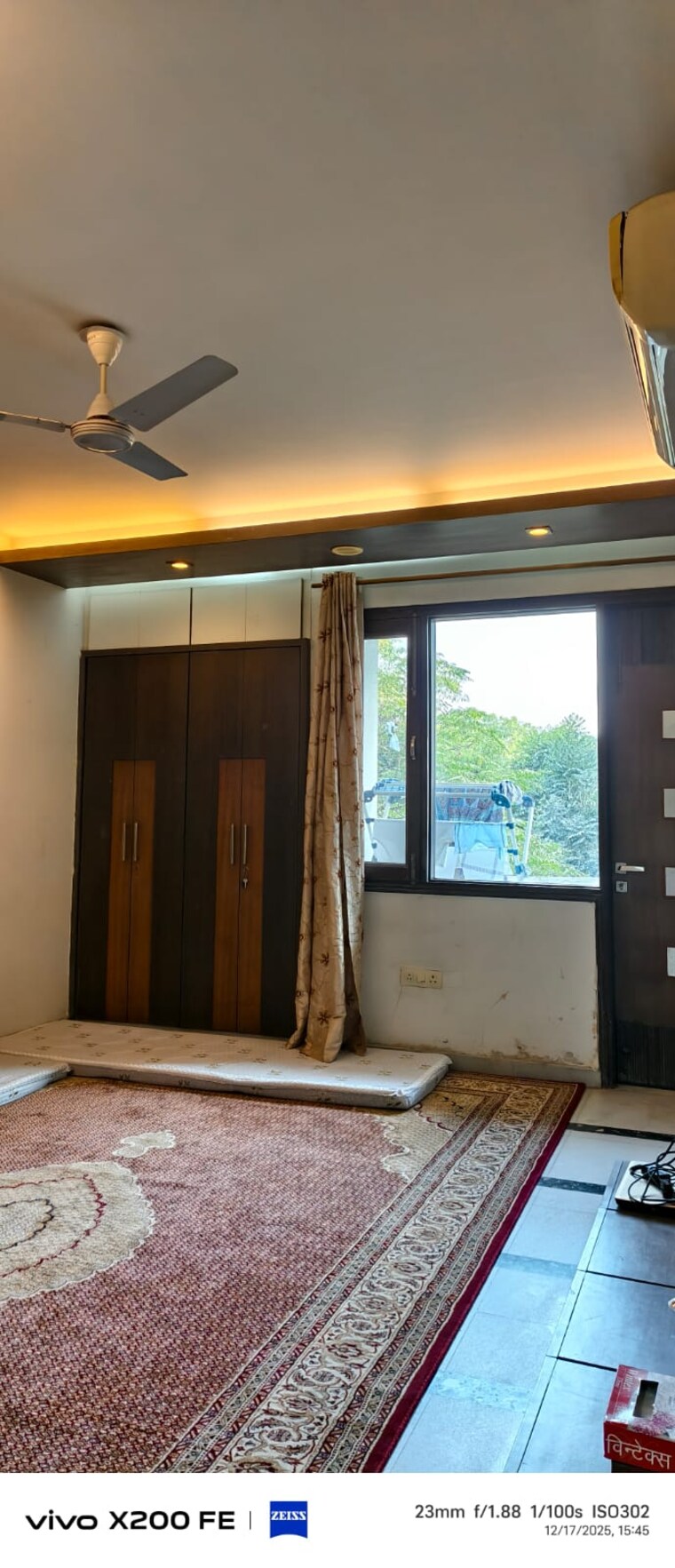 Room, greater kailash 3 Bedroom 300 Sq.Yd. Builder Floor In Greater Kailash Delhi 9675623