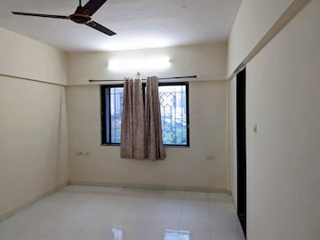 Room in 2 BHK Apartment at Gera Emerald City, Kharadi – for Rent