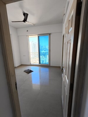 3 BHK Apartment For Rent in Vijay Nakshatra, Ghodbunder Road