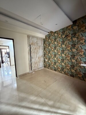 Room in 4 BHK Apartment at Guru Nanak Enclave, Dhakoli – for Sale