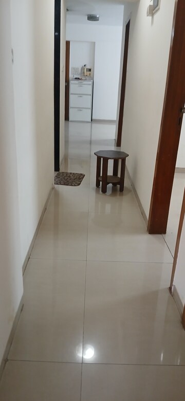 Room in 3.5 BHK Apartment at Dosti Eastern Bay, Wadala – for Rent