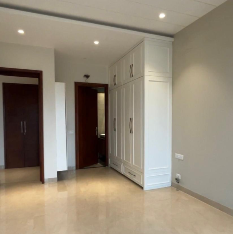 Room, sector 80 3 Bedroom 300 Sq.Yd. Builder Floor In Sector 80 Mohali 9675758