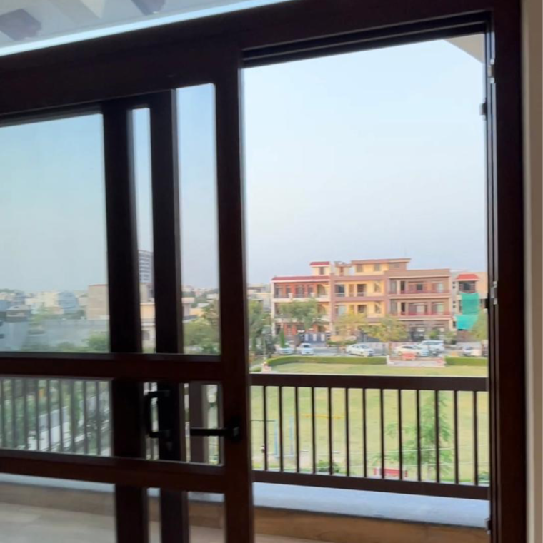 Room, sector 80 3 Bedroom 300 Sq.Yd. Builder Floor In Sector 80 Mohali 9675758