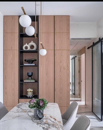 Furnished Amenities in 2 BHK Apartment at Indiabulls Blu, Worli – for Rent