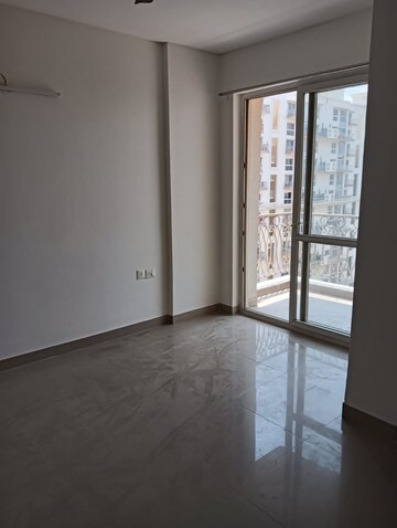 Room in 2.5 BHK Apartment at BPTP Park Prime, Sector 66 – for Rent