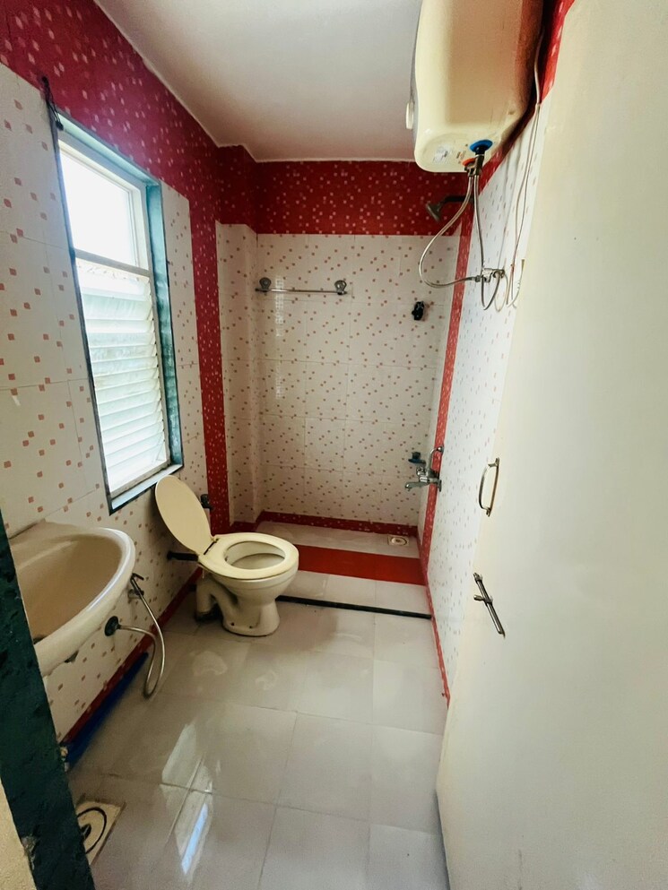 Bathroom, bodakdev 3 Bedroom 1800 Sq.Ft. Apartment In Bodakdev Ahmedabad 9675779