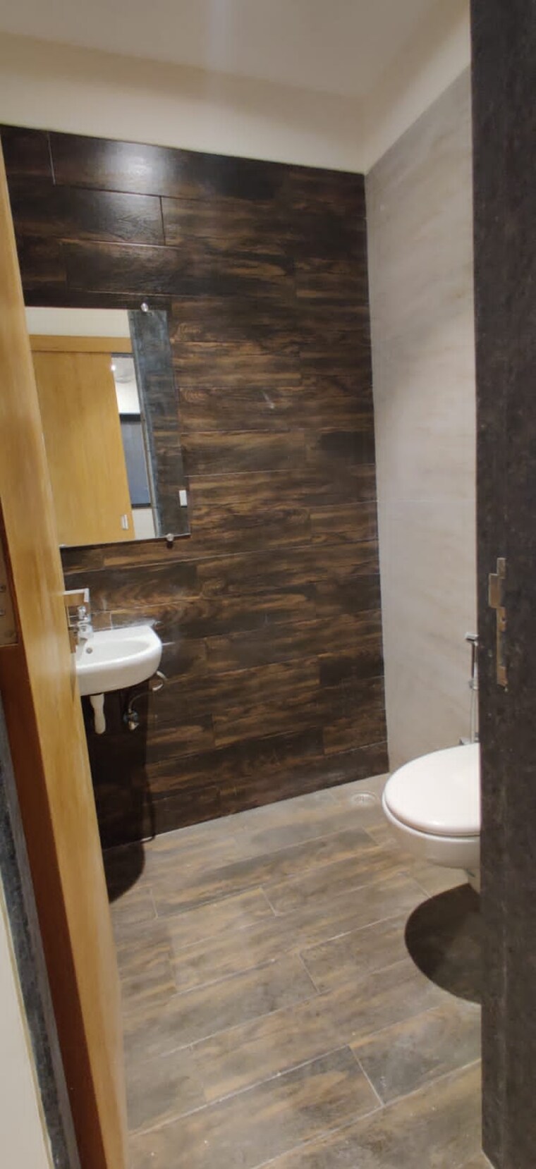 Bathroom, vasant-kunj 3 Bedroom 1240 Sq.Ft. Apartment In Santacruz West Mumbai 9675774