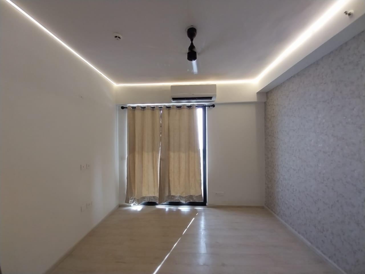 2 BHK + Pooja Room Apartment For Rent in M3M Skywalk