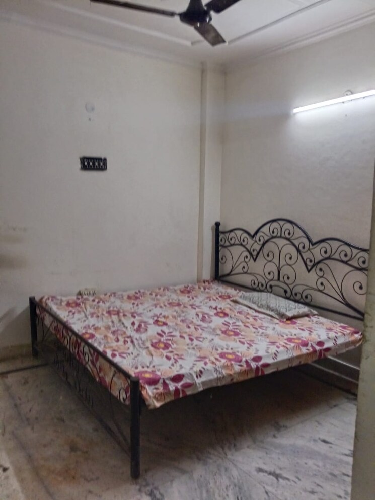 Bedroom, k-block-central-square-awasiya-vikas-samiti 2 Bedroom 100 Sq.Yd. Builder Floor In Kalkaji Delhi 9675857