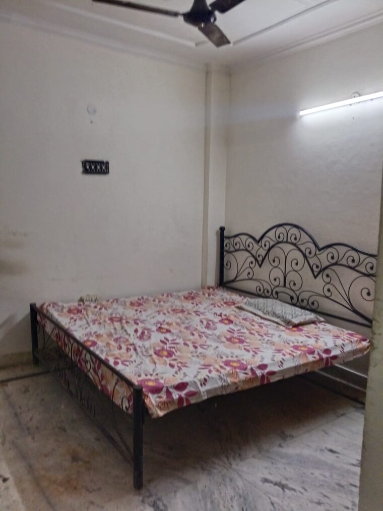 Bedroom, k-block-central-square-awasiya-vikas-samiti 2 Bedroom 100 Sq.Yd. Builder Floor In Kalkaji Delhi 9675857