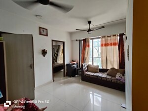 Team Area in 3 BHK Apartment at Santacruz West – for Rent
