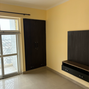 Room in 3 BHK Apartment at Nirala Eden Park, Sector 51 – for Sale