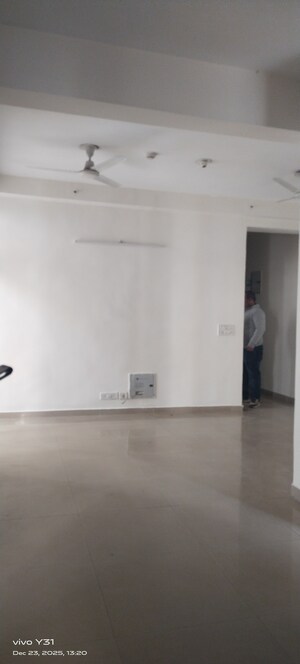 Room in 3 BHK Apartment at Mahagun Mywoods, Sector 16c Greater Noida – for Sale