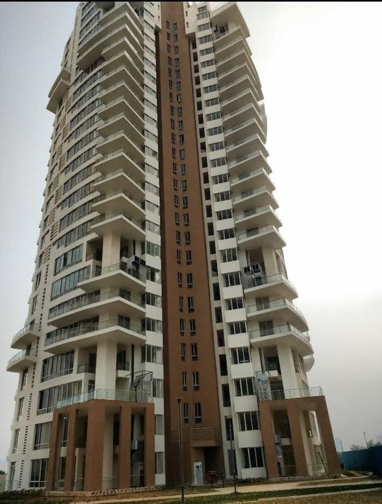 Exterior View, pioneer-park-presidia 3 Bedroom 2440 Sq.Ft. Apartment In Sector 62 Gurgaon 9675915