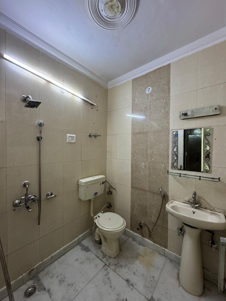 Bathroom, gaur-valerio 2 Bedroom 1550 Sq.Ft. Apartment In Indrapuram Ghaziabad 9676006