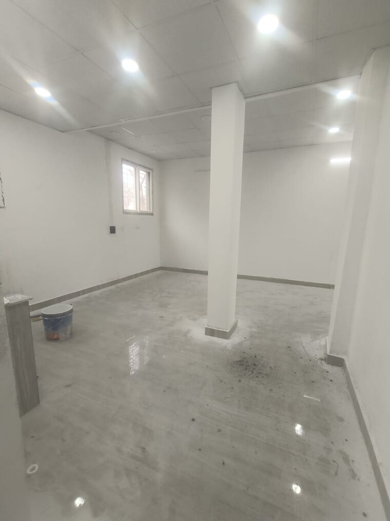 Room, sector 70 2 Bedroom 950 Sq.Ft. Apartment In Sector 70 Noida 9676120