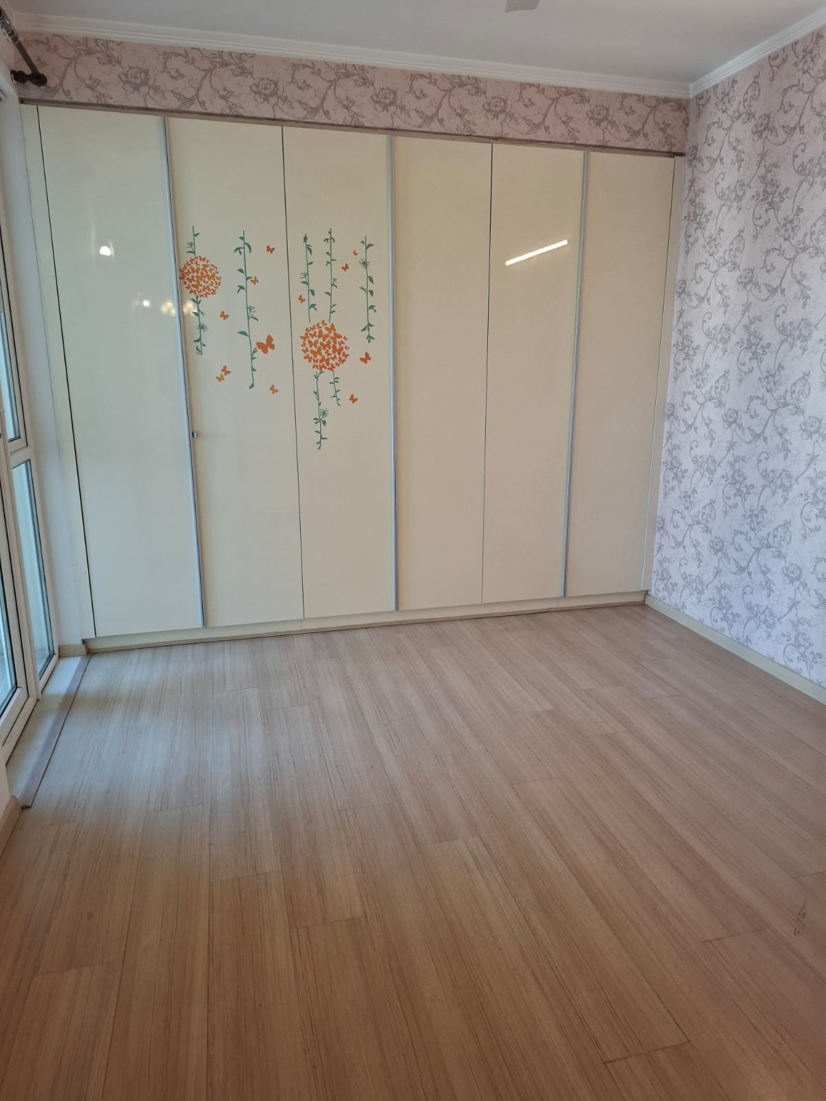 3.5 BHK + Servant Room Apartment For Rent in DLF Park Place