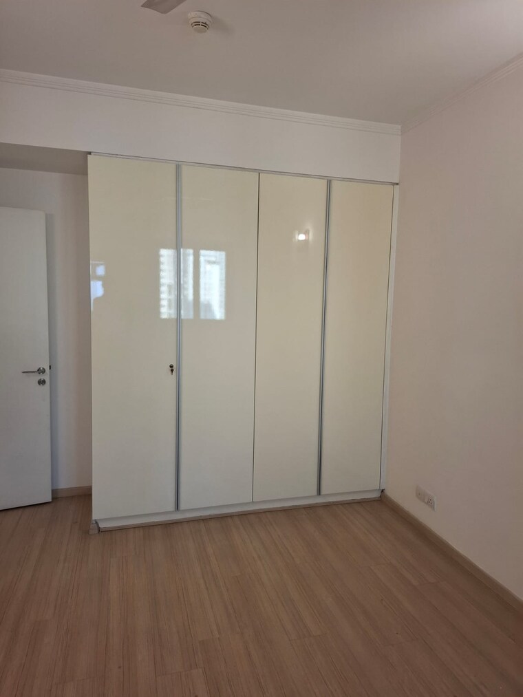 Room, dlf-park-place 3.5 Bedroom 1996 Sq.Ft. Apartment In Sector 54 Gurgaon 9676178