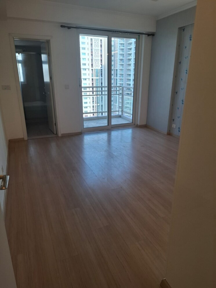 Room, dlf-park-place 3.5 Bedroom 1996 Sq.Ft. Apartment In Sector 54 Gurgaon 9676178