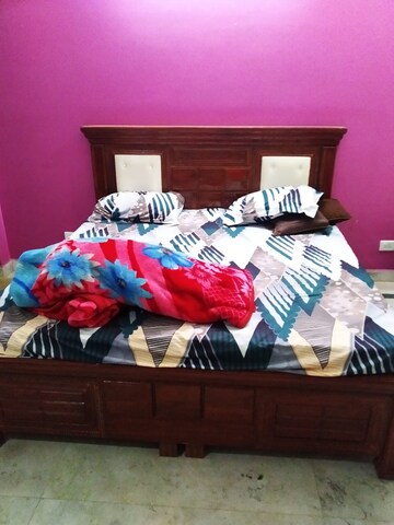 Bedroom in 2 BHK Apartment at Sector 70 – for Rent