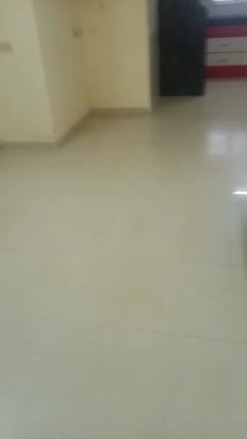 Room in 2 BHK Apartment at Takshila CHS, Andheri East – for Rent