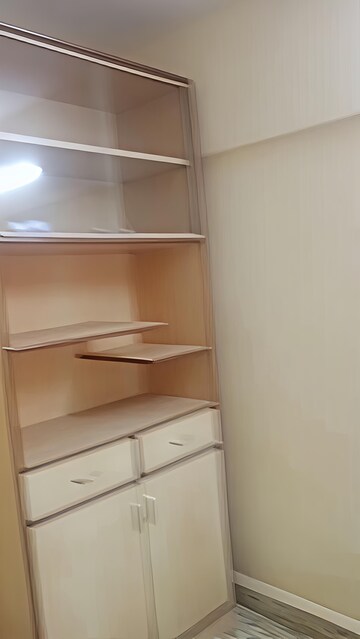 Furnished Amenities in 2 BHK Apartment at Takshila CHS, Andheri East – for Rent