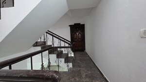 Staircase in 4 BHK Villa at Sainik Farm – for Rent