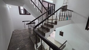 Staircase in 4 BHK Villa at Sainik Farm – for Rent