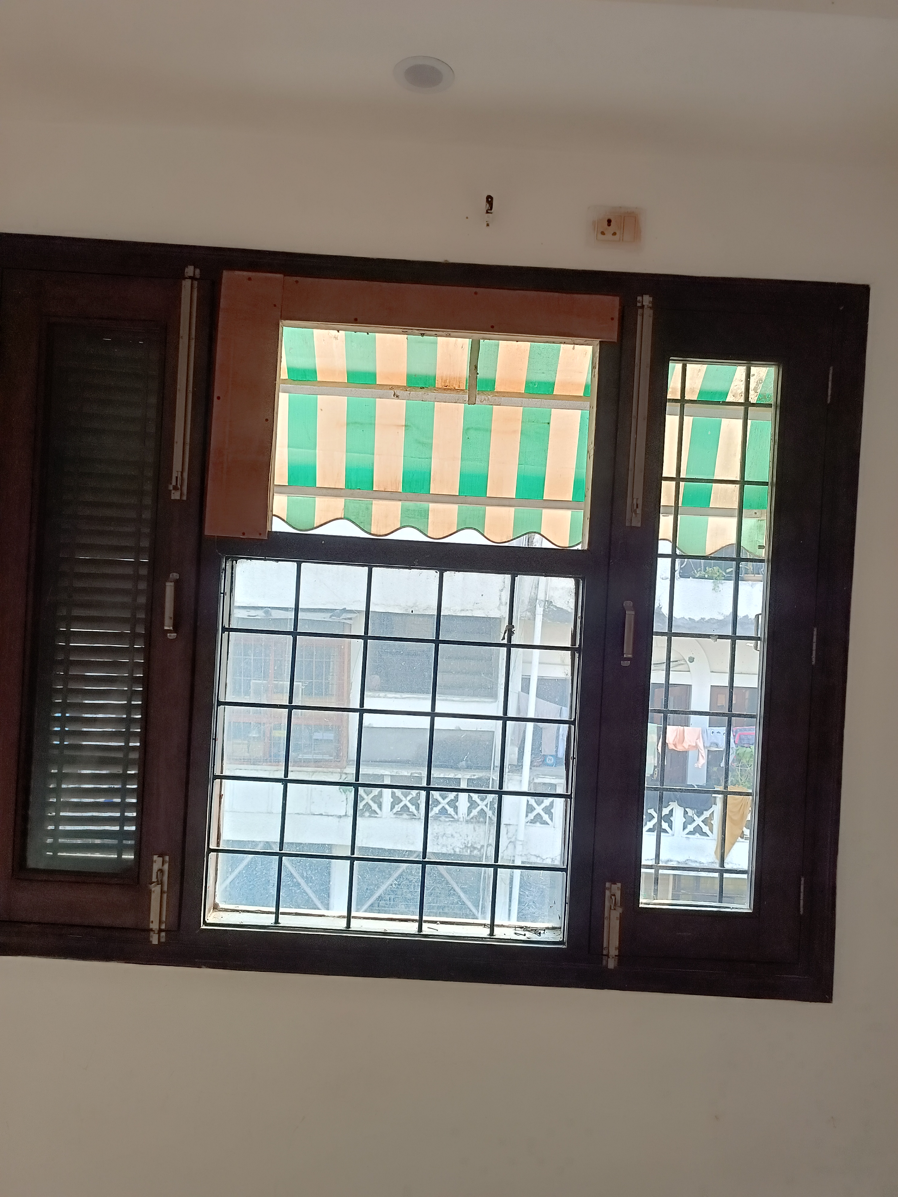 3 BHK + Servant Room Builder Floor For Sale in Chittaranjan Park