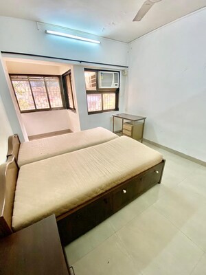 Bedroom in 2 BHK Apartment at Khar West – for Rent